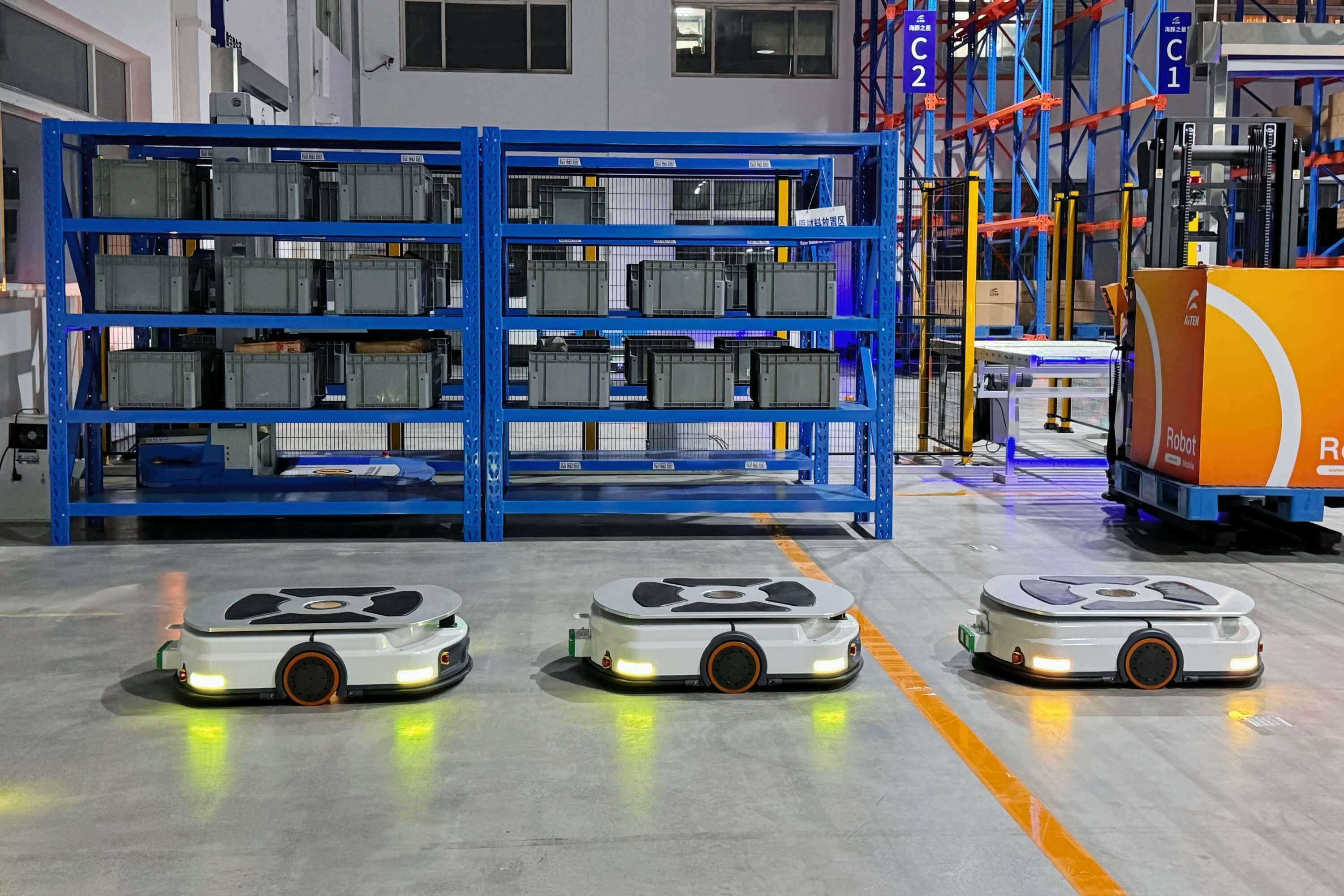 huatihuiAMR托盘搬运车：赋能仓库自动化托盘运输